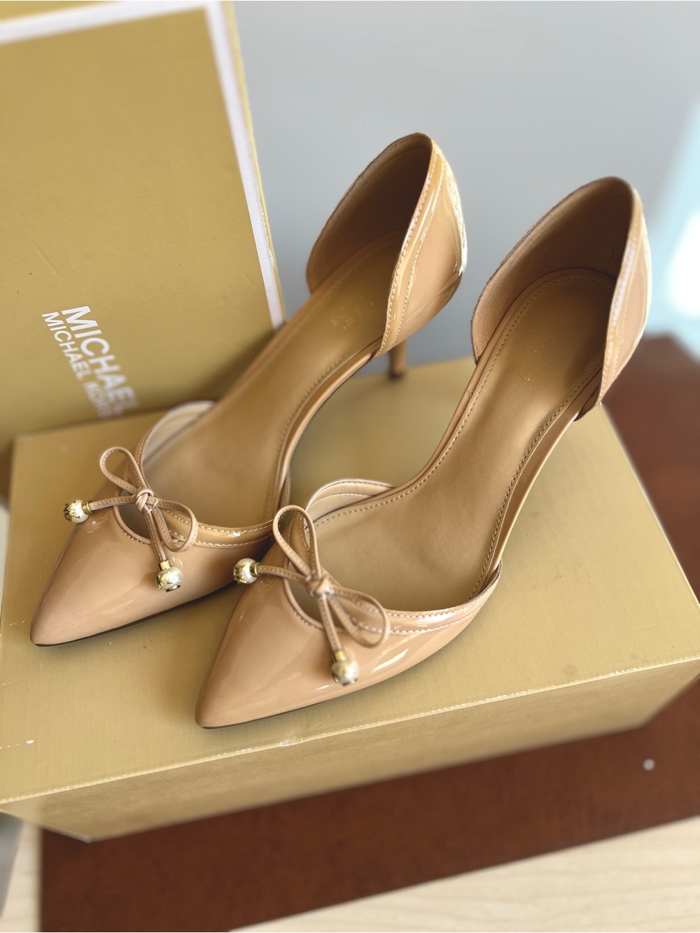 Michael Kors Nude Patent Pointed Toe D'Orsay Flats with Bow - Picture 2 of 4